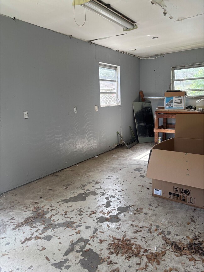 Building Photo - 5564 Aspen St
