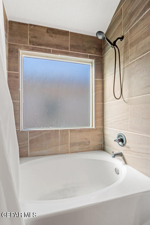 Building Photo - 13960 Lago Vista Ave