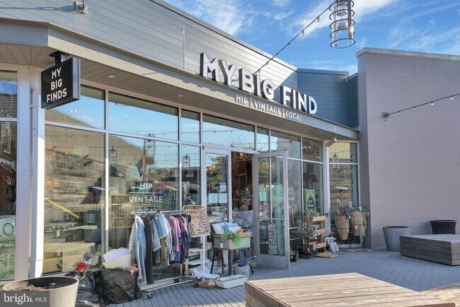 Building Photo - 111 Chevy Chase St