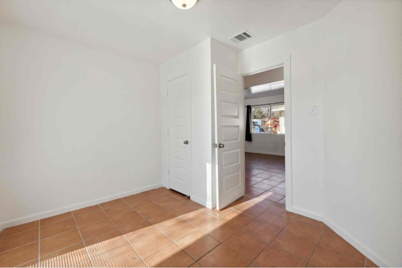 Building Photo - 810 Zachry Dr