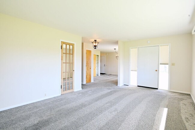 Building Photo - 272 WY-335