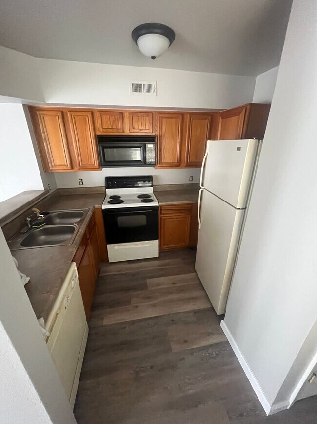 Building Photo - 1 Bedroom condo in the heart of Tulsa