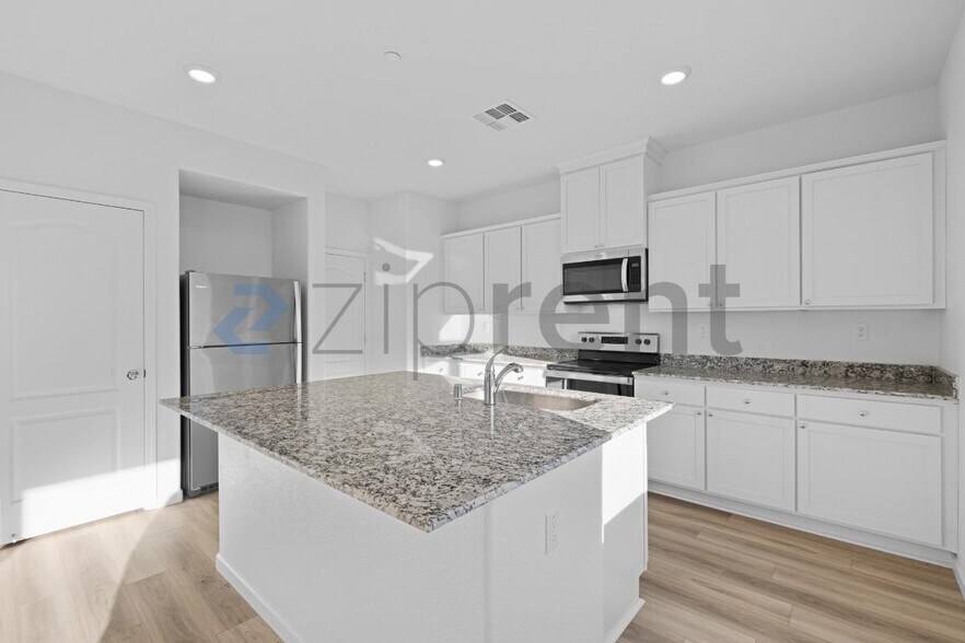 Building Photo - 10512 Santana Ln