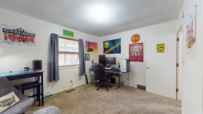 Building Photo - Duplex in North Ames - Close to Mall