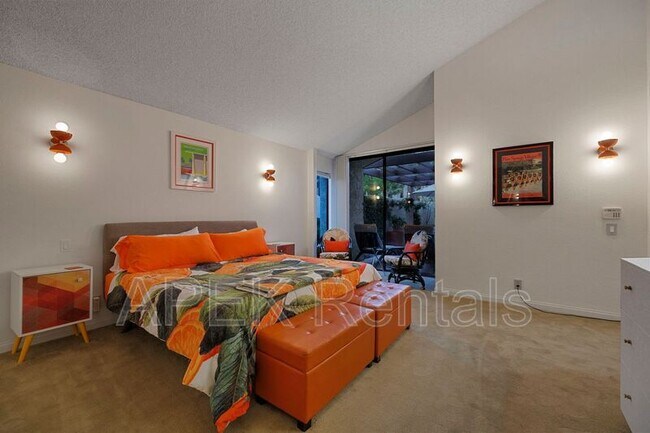 Building Photo - 1317 E Amado Rd