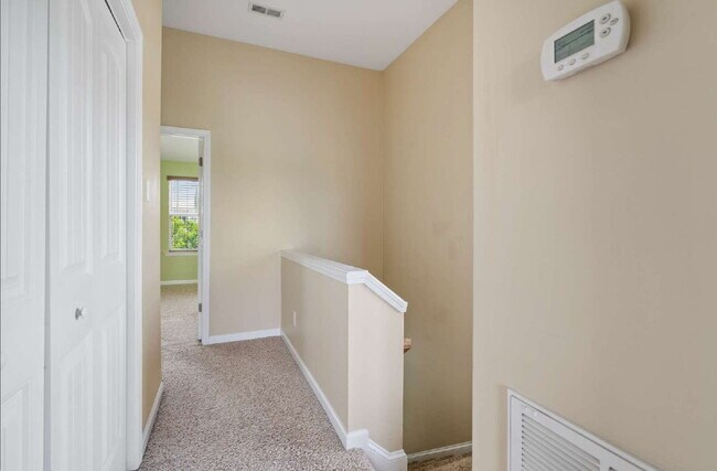Building Photo - Spacious 3-Bedroom/3.5 Bathroom End-Unit T...
