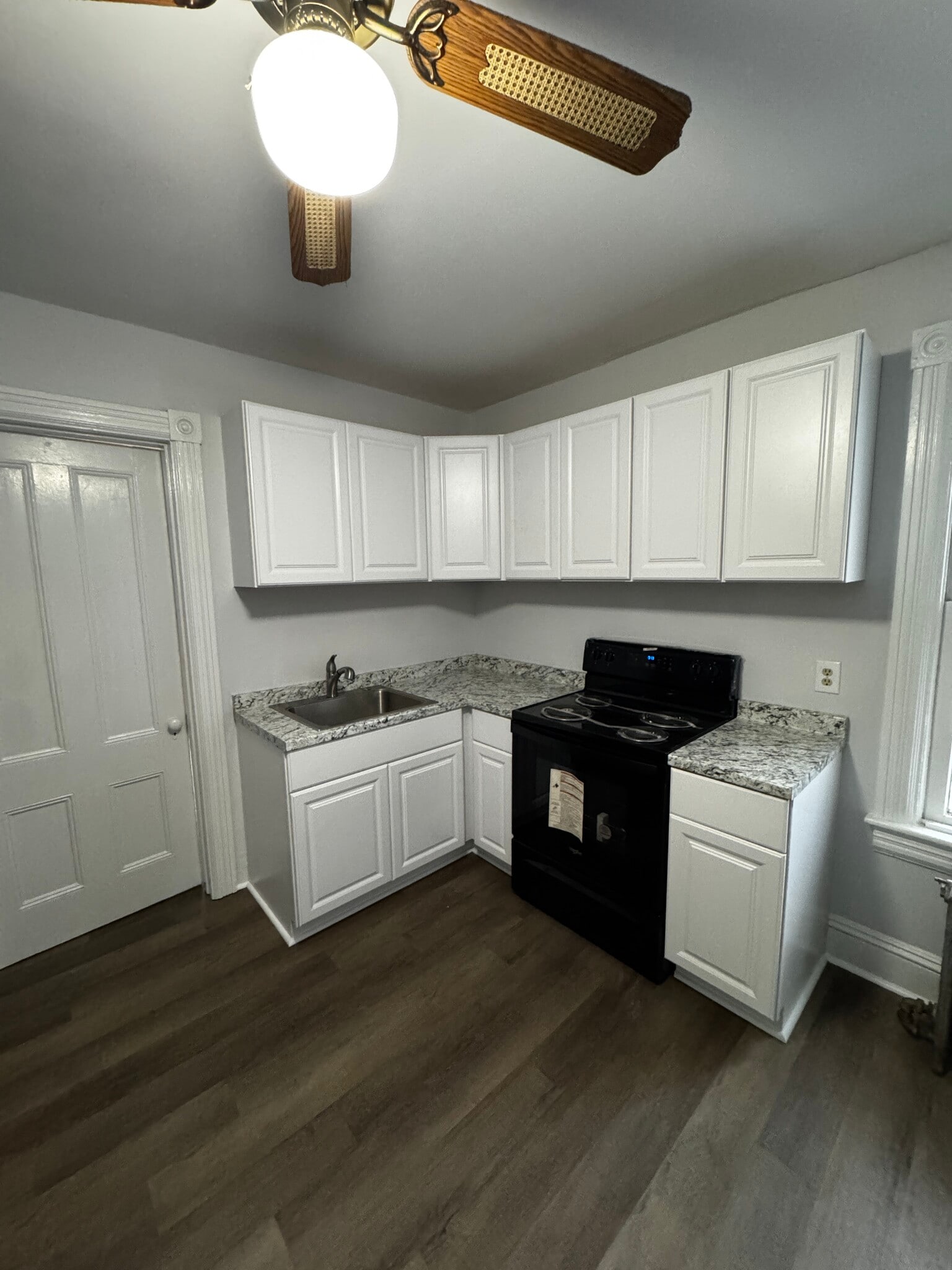 Kitchen - 121 Mercer St