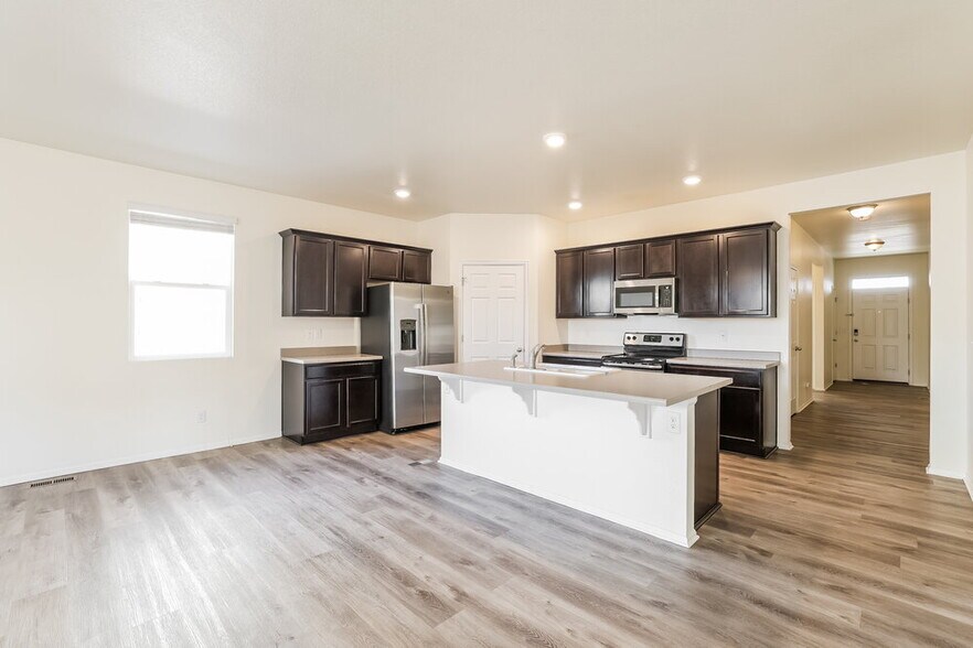 Building Photo - 535 Hermosa St