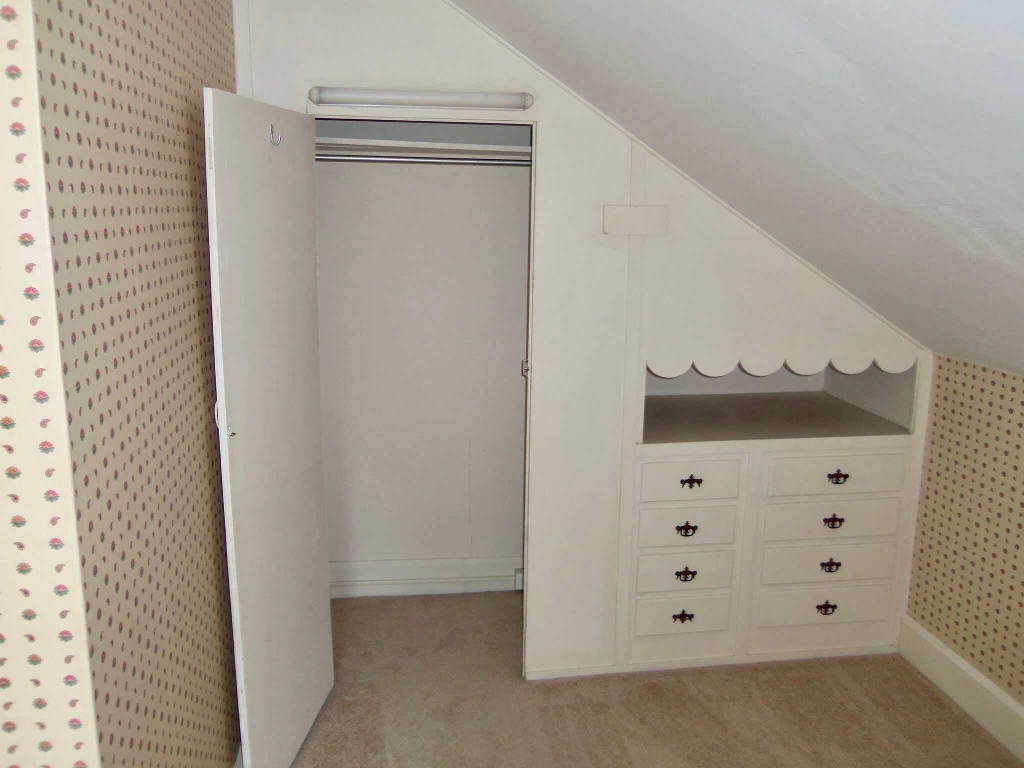 Building Photo - 122 W Central St