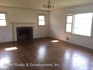 Building Photo - 3 br, 2.5 bath House - 229 Cedar Crest