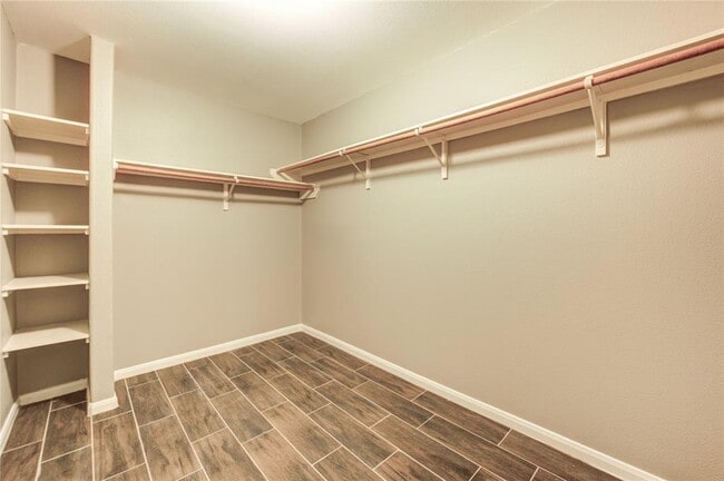 Building Photo - 6815 Dolan Bluff Ln