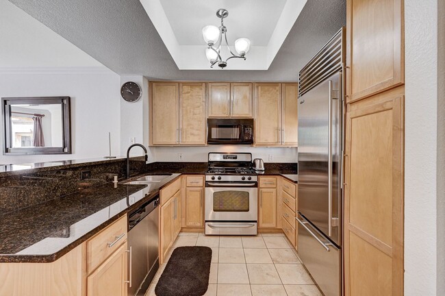 Building Photo - Luxurious Meridian Condo. Live 24/7 Guard ...