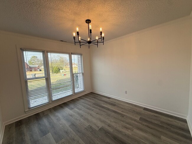 Building Photo - Newly Renovated Townhome 2 Bedroom - 2.5 Bathrooms