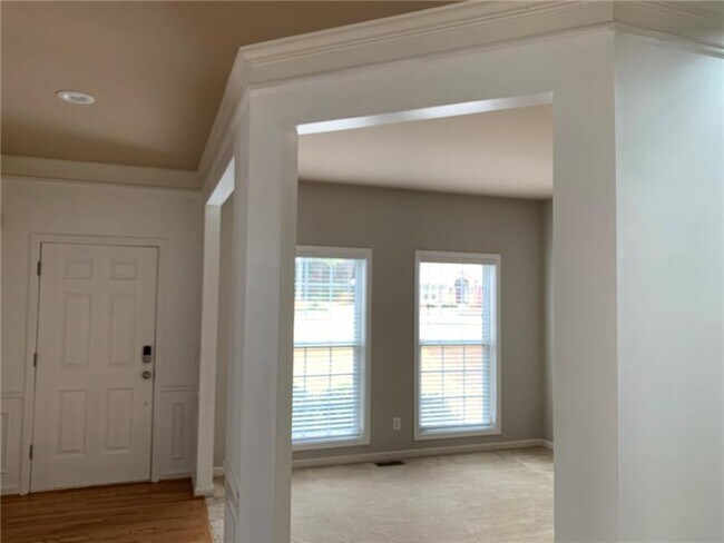 Building Photo - 1401 Redbud Way
