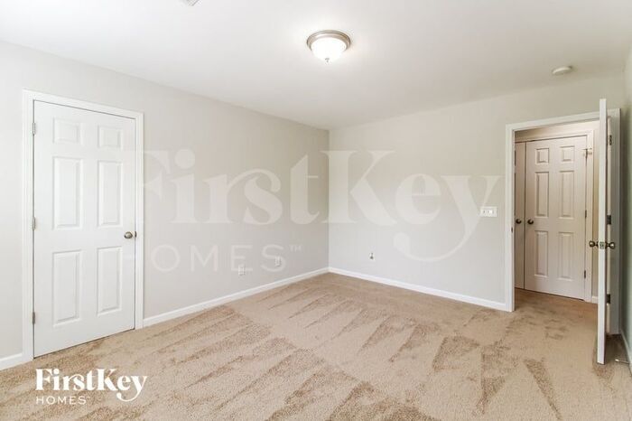 Building Photo - 4015 Shadetree Dr