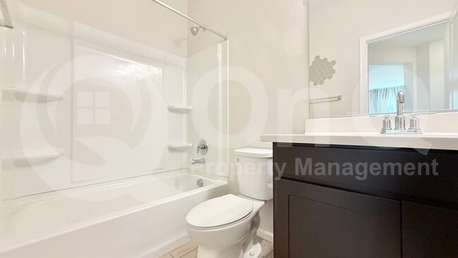 Building Photo - 17421 W Daley Ln