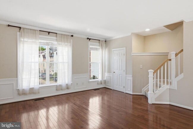 Building Photo - 5504 Sacramento Mews Pl