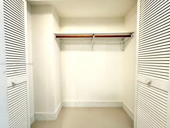 Building Photo - 2333 Brickell Ave