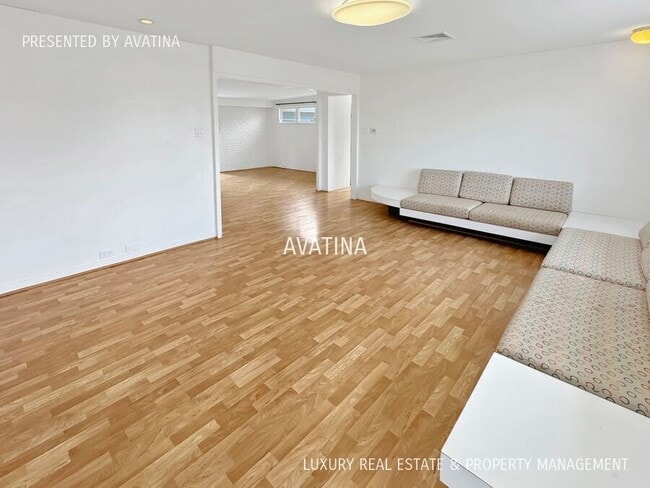 Building Photo - 1223 Manulani St