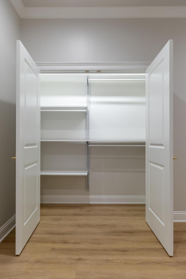 Building Photo - 265 Trunk St NE