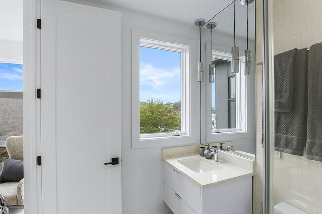 Building Photo - Private Double Decker Rooftop! - Modern Lu...