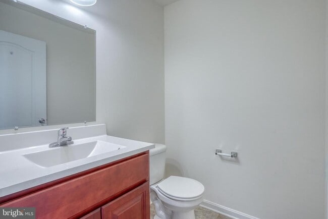 Building Photo - 327 Tribbitt St