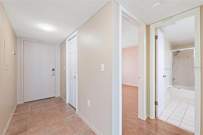 Building Photo - 4620 Bay Blvd