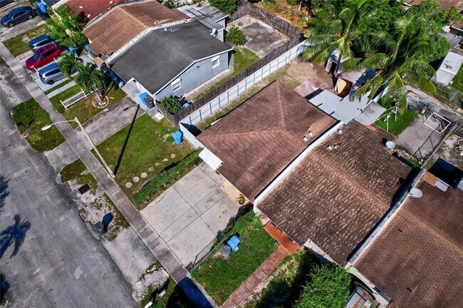 Building Photo - 5461 SW 38th Ct