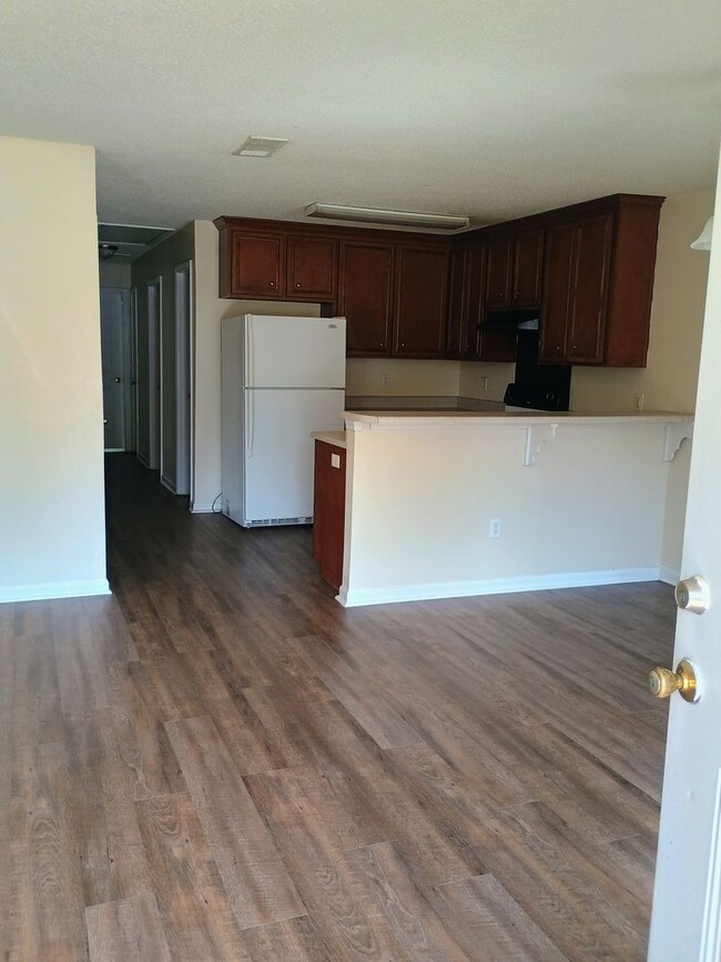 Building Photo - 144 Westcott Ln