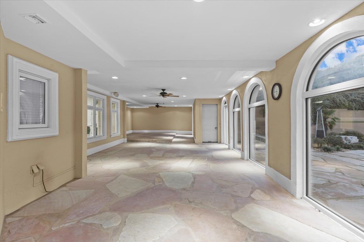 Building Photo - 200 Asphodel Dr