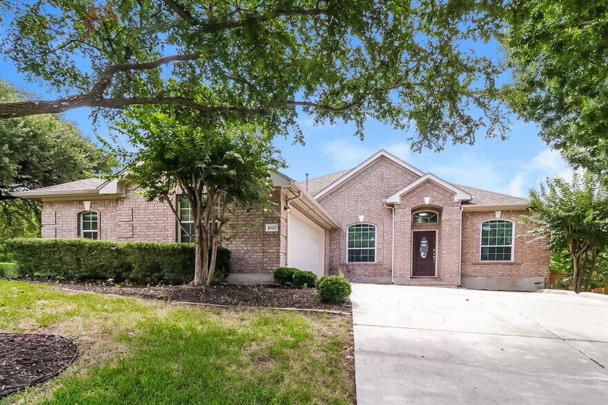 Primary Photo - 1021 Mesquite Hollow Pl