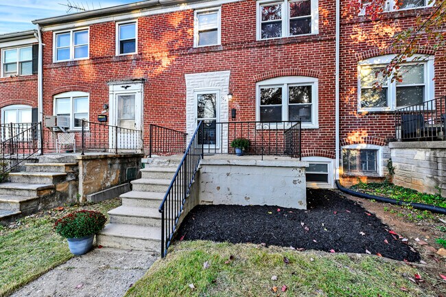 Building Photo - 104 Westowne Rd