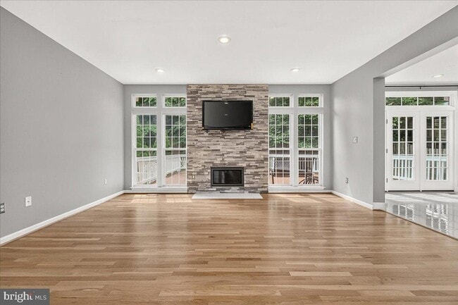 Building Photo - 6455 Saddlebrook Ln