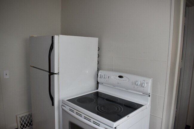 Building Photo - 1016 S University Ave