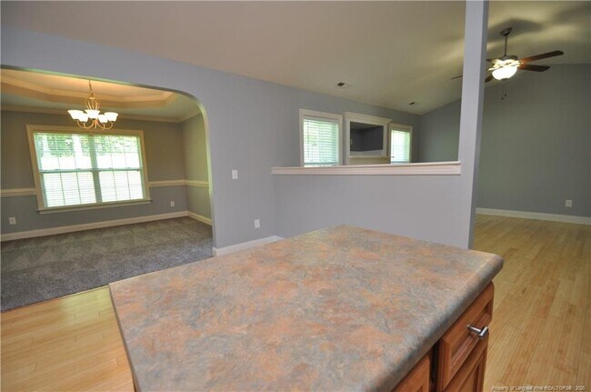 Building Photo - 1048 Dexter Ridge Dr