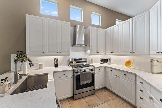 Building Photo - 155 Sunset Bay Dr