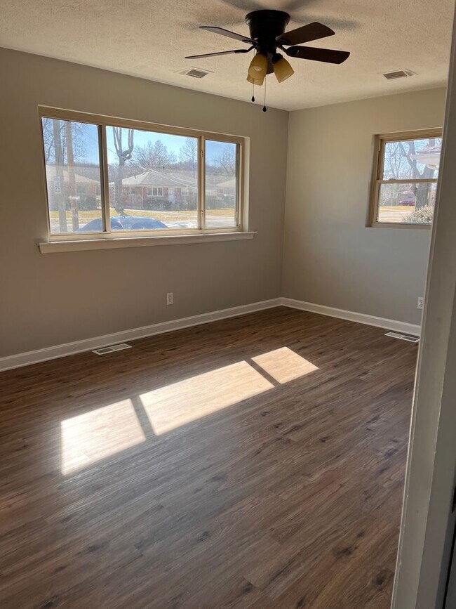 Building Photo - 3 Bedroom, 1 bath ranch home, with a 2.5 car garage