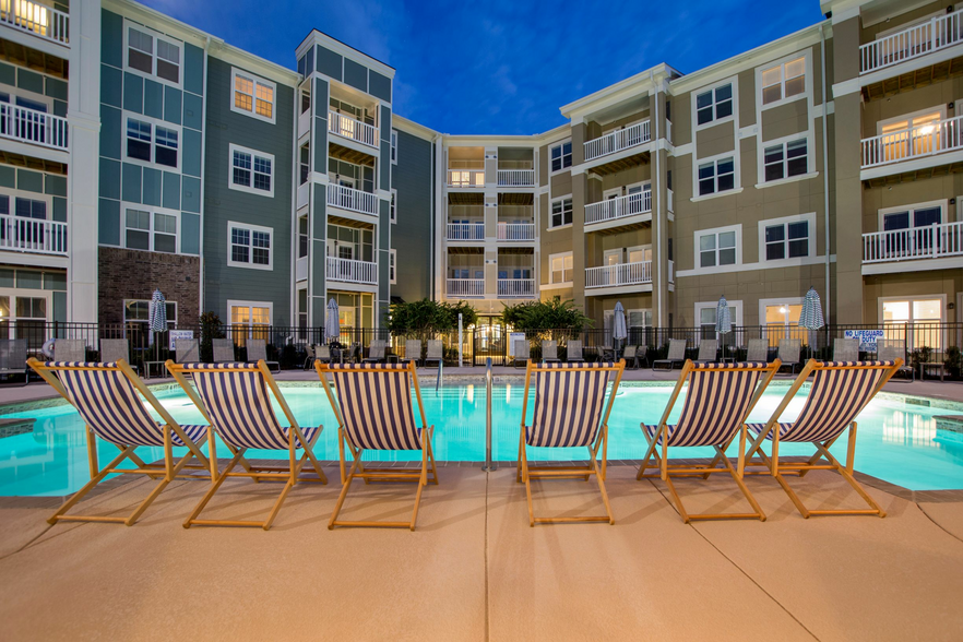 Building Photo - Town Center at Lake Carolina