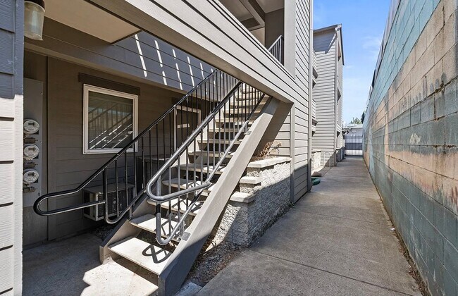 Building Photo - 10345 NE Clackamas St