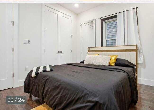 Building Photo - 65 Corbin Ave