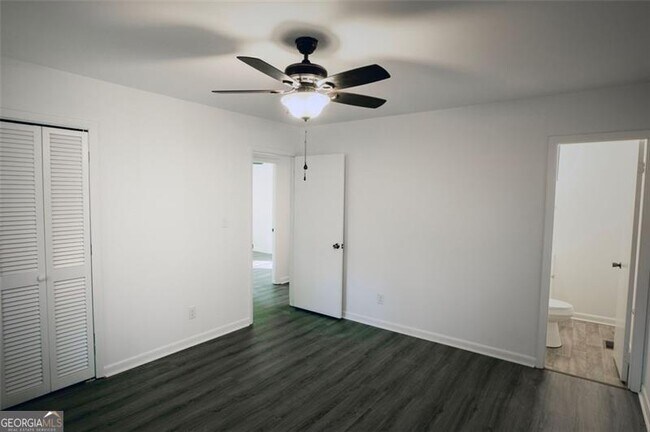 Building Photo - 2879 Tiffany Dr SW