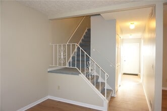 Building Photo - 663 French Rd