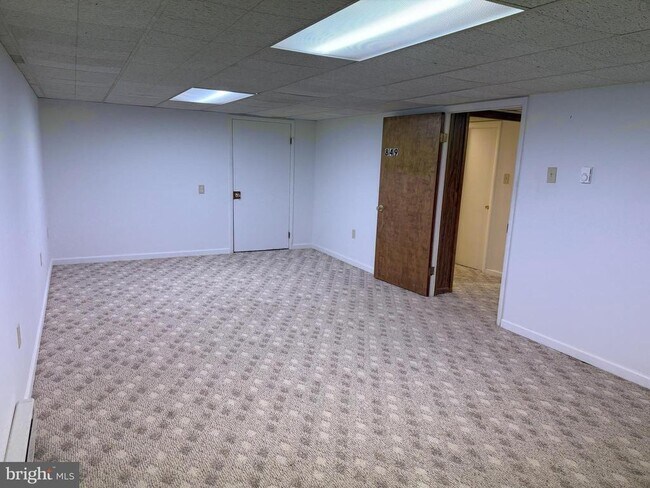 Building Photo - 5110 Woodbine Rd