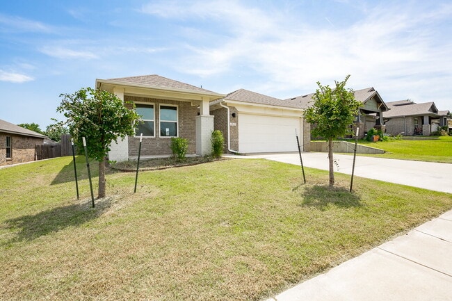 Building Photo - 3 Bedroom 2 Bath House for Lease!!