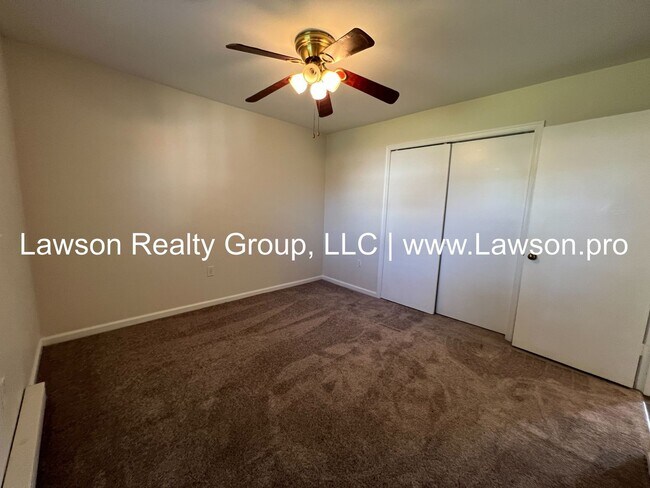 Building Photo - Moran 623-625