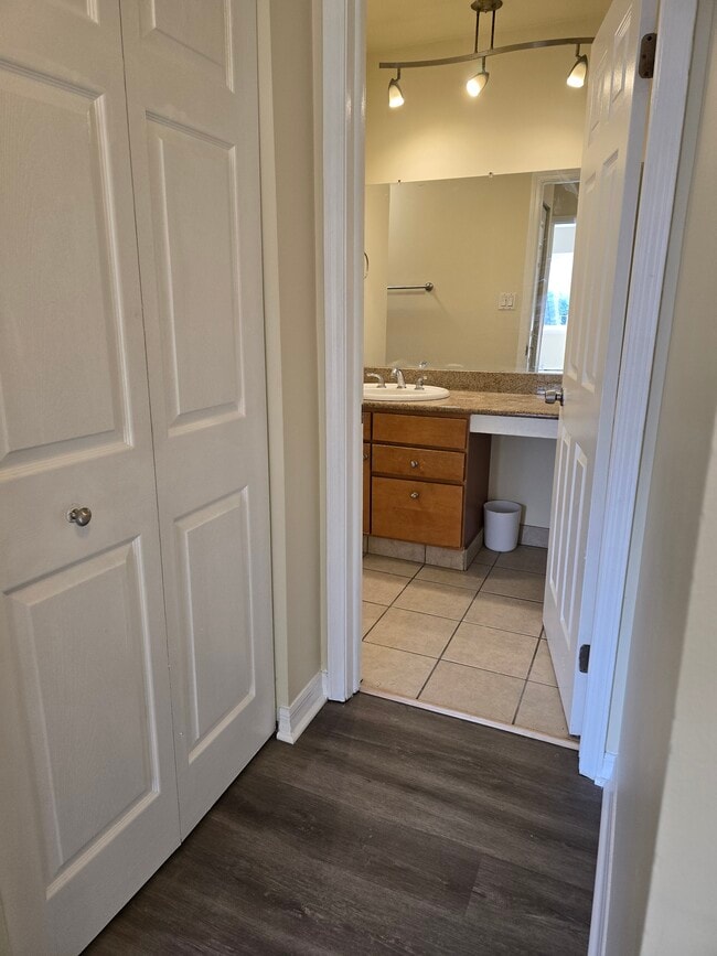 Building Photo - 838 Jonathon Ct