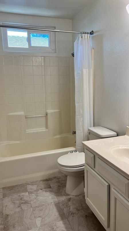 Building Photo - 2170 Cerra Vista Dr