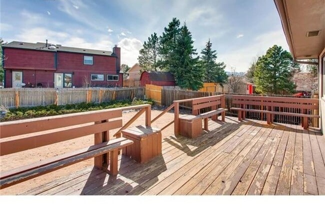 Building Photo - 3165 Zephyr Dr