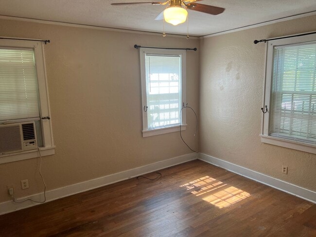 Building Photo - 1 bed, 1 bath unit in Vollintine Evergreen Historic District