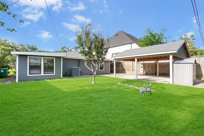 Building Photo - 7307 Raton St